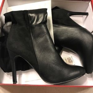 Black heeled boots